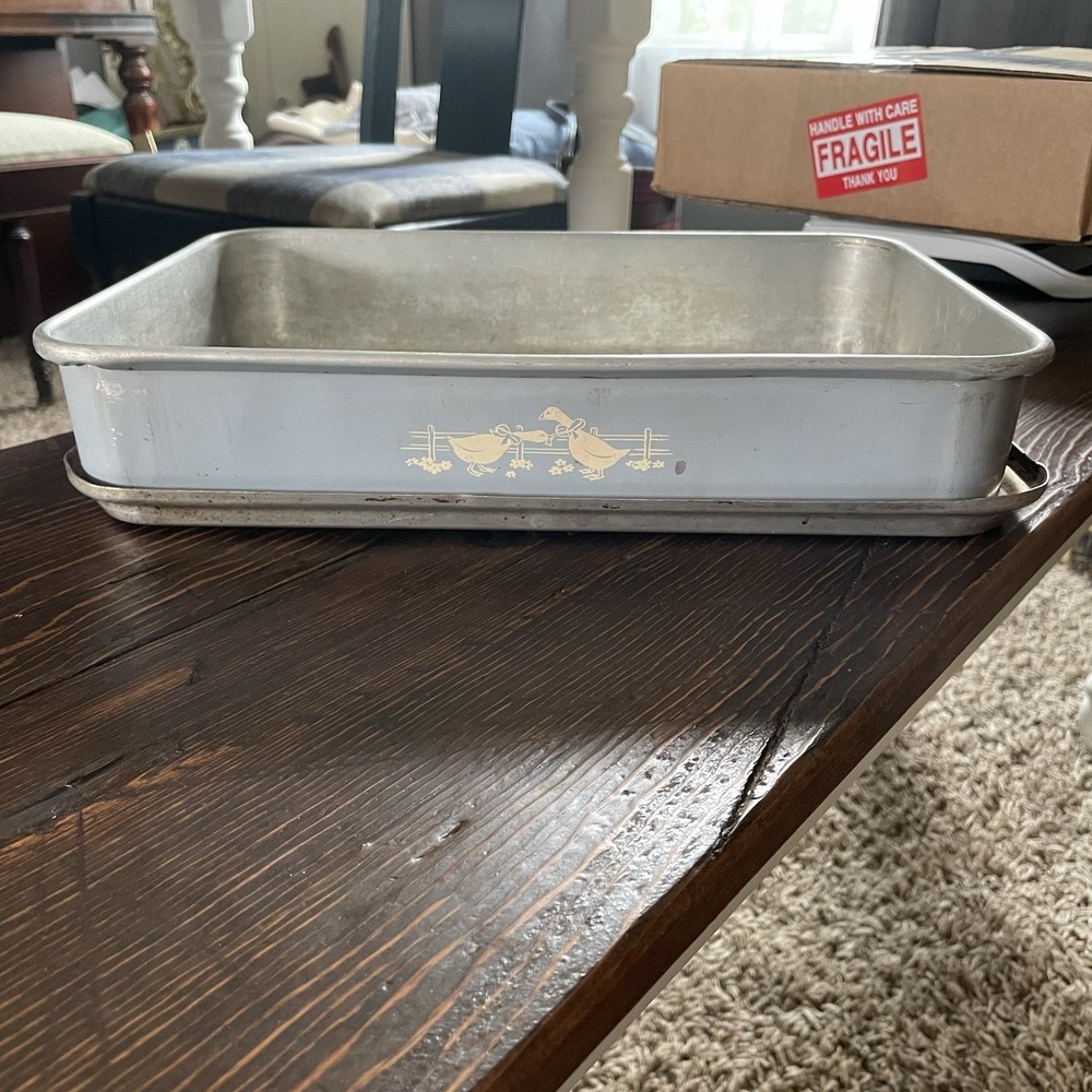 Vtg Mirro Aluminum BLUE GOOSE Cake Baking Pan w/Lid 9x13 Cottagecore Kitchen